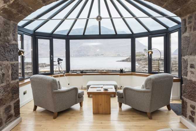 Amanda Lamb’s PoB Break: Ingenious Interiors – The Handle