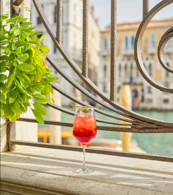 Raising a Glass, Essential Italian Aperitivo Experiences – Lodestars Anthology